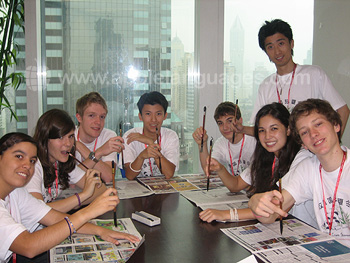 Estudiantes en nuestra escuela de Shanghai
