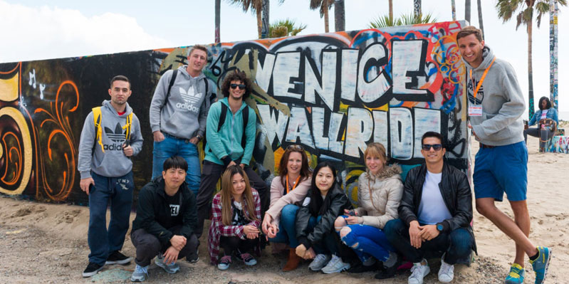 Explorando la playa de Venecia
